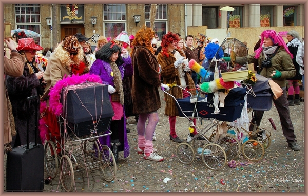 sized_sized_DSC50859a Karnaval Dinsdag-Voil Jeanetten
