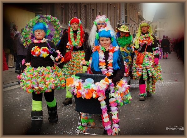sized_sized_DSC50928a Karnaval Dinsdag-Voil Jeanetten