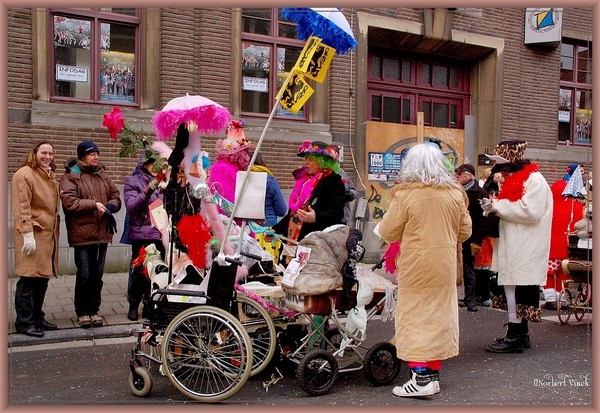 sized_sized_DSC50930a Karnaval Dinsdag-Voil Jeanetten