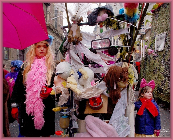 sized_sized_DSC50933a Karnaval Dinsdag-Voil Jeanetten