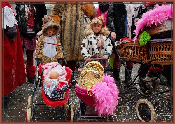 sized_sized_DSC50972a Karnaval Dinsdag-Voil Jeanetten