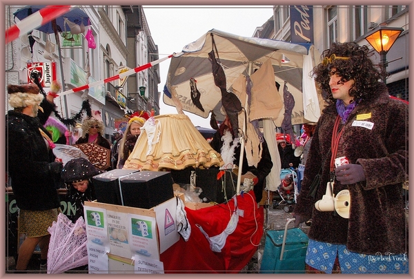 sized_sized_DSC50988a Karnaval Dinsdag-Voil Jeanetten