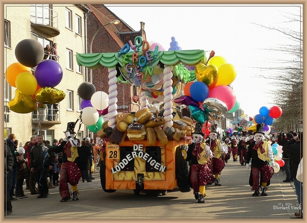 sized_sized_P2290303a Karnaval zondag de stoet