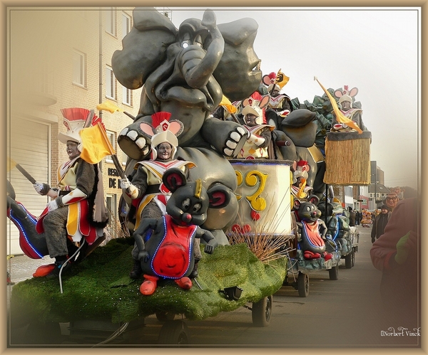 sized_sized_P2290455a Karnaval zondag de stoet