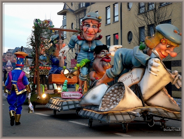 sized_sized_P2290525a Karnaval zondag de stoet