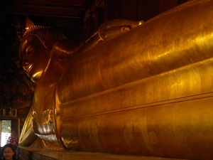 de liggende (gouden) Boeddha