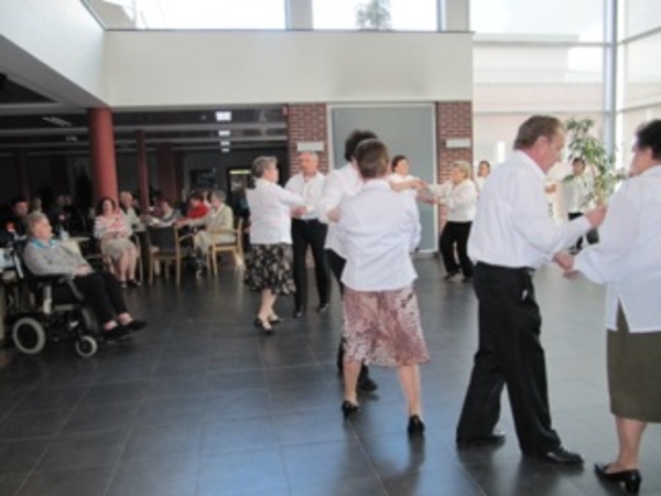 Optreden dansgroep in RVT Sint-Elisabeth