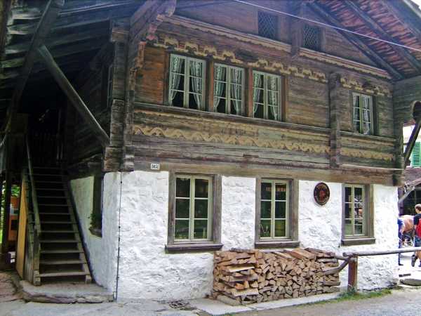 Pottenbakkerij uit Unterseen (Kanton Berner Oberland)
