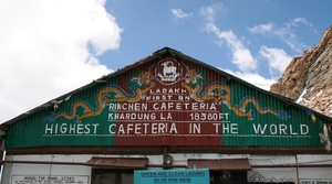 Khardung La 5602 m