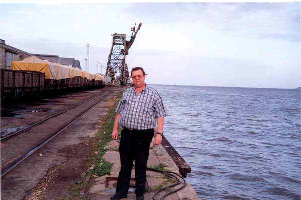 op de kaai in Maputo , voor de wagons die we geladen hadden