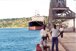 de kaai in Nacala , een diepzee haven in een baai