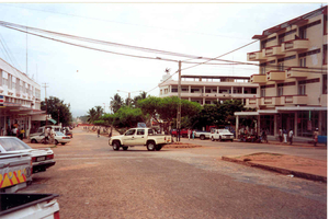 stadszicht van Pemba in 2001