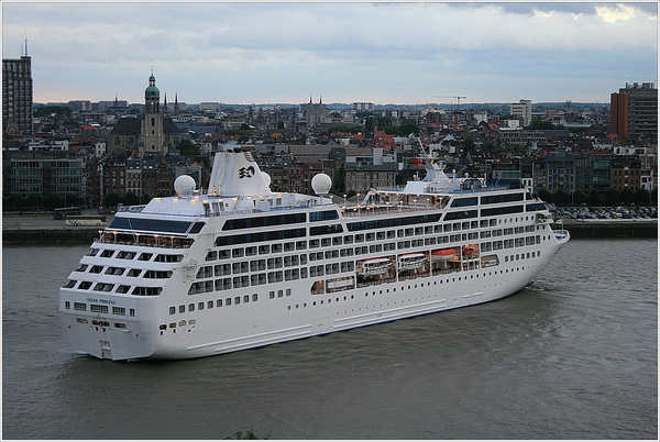 Cruiseship Ocean Princess ....
