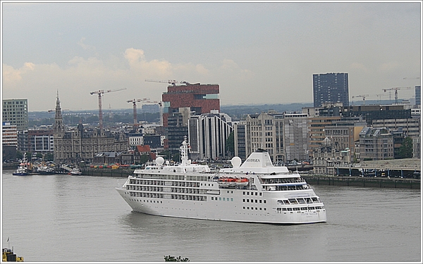 Cruiseship Silver Cloud ... Silversea Cruises.