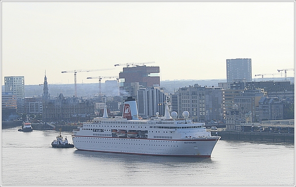 Cruiseship 