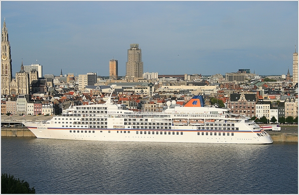 Cruiseship Europa ...