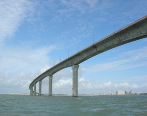 Atlantic zuid _Ile de Re, verbindingsbrug met vaste land