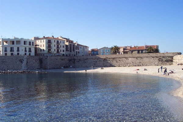 Coted'Azur _Antibes _stand in de bocht van Antibes