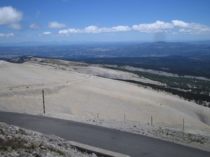 Provence _Mont Ventoux _Uitzicht op het maanlandschap vanaf de to