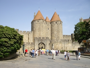 Pyreneeen omg _Carcassonne _La porte Narbonnaise