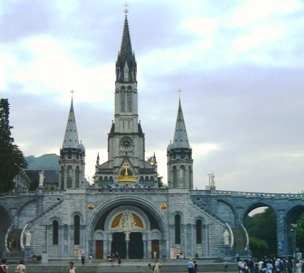 Pyreneeen _Lourdes _OLV Lourdes Basiliek 2