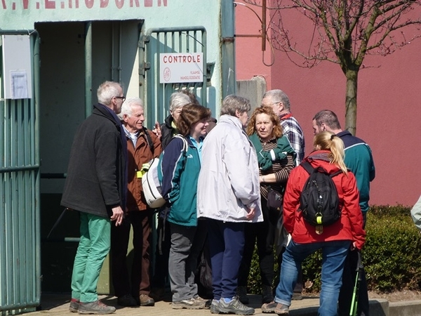 34-Rustpost met nog pajotten op wandel...