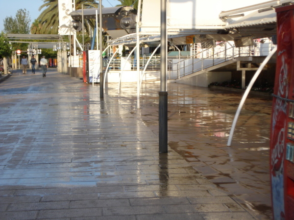 straten worden in de morgen gereinigd