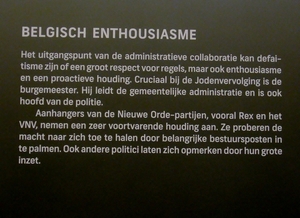 En der vele teksten op de tentoonstelling