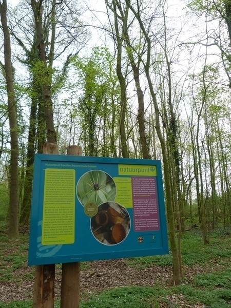 35-Infoboorden met de aanwezigende planten of dieren...