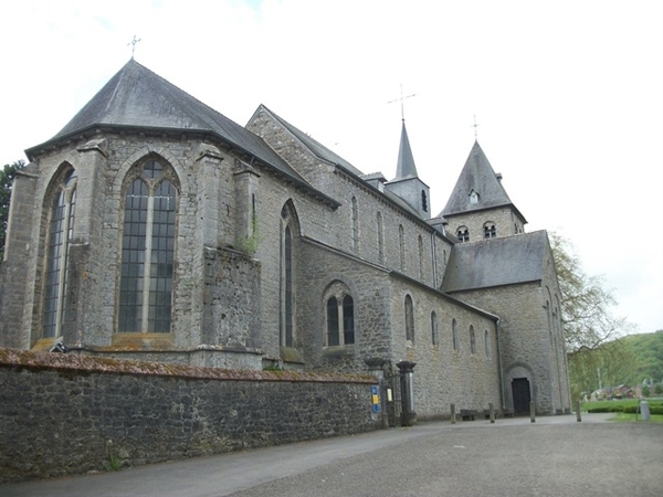 084-Romaanse abdijkerk -Hastire