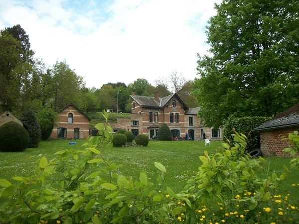 103-Gerenoveerd station in Waulsort