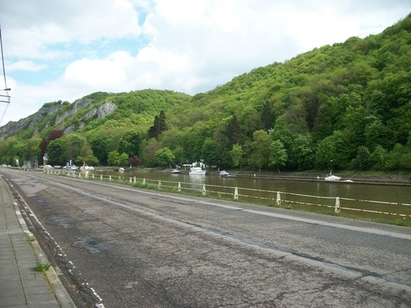 113-Langs de oevers v.d.Maasin Waulsort