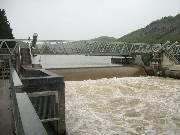 127-Stuwen v.d.Boven-Maas in Waulsort