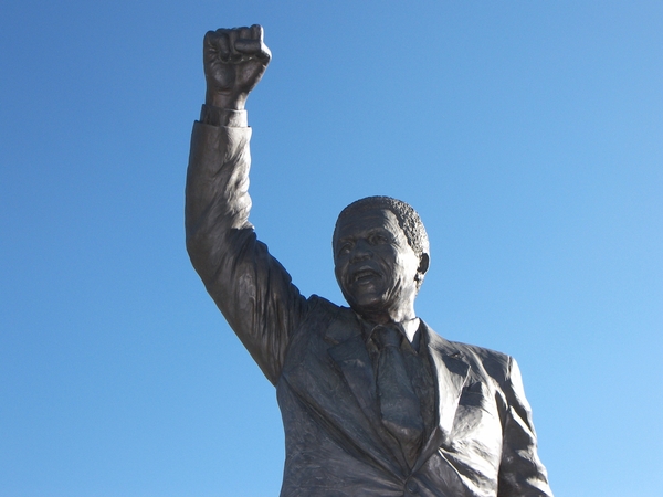 Standbeeld Mandela voor Drakenstein gevangenis Paarl