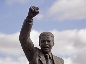 Standbeeld Mandela voor Drakenstein gevangenis Paarl