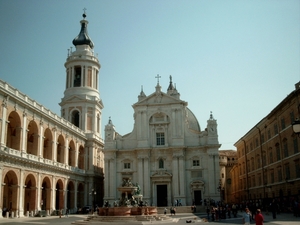 GR-Loreto-Binnenplein1