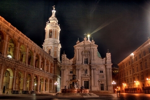 GR-Loretto-basiliek biy night