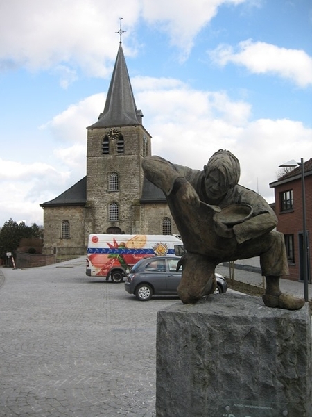 051-O.L.V-Bezoekingskerk en papeter in Essene