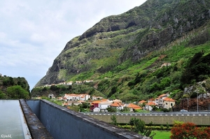 So Vicente ligt aan het begin van de kustweg naar Porto Moniz