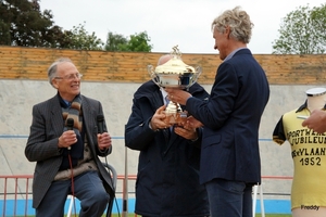 Troffee voor Roger Decock