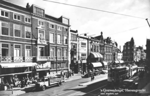 De Herengracht zoals het was nog met de Bioscoop