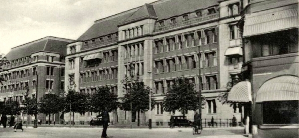 Kortenaerkade 12. Hoofdbestuur Posterijen en Telegrafie