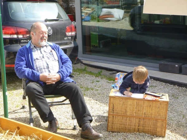 923182_380209862096817_1752085211_n