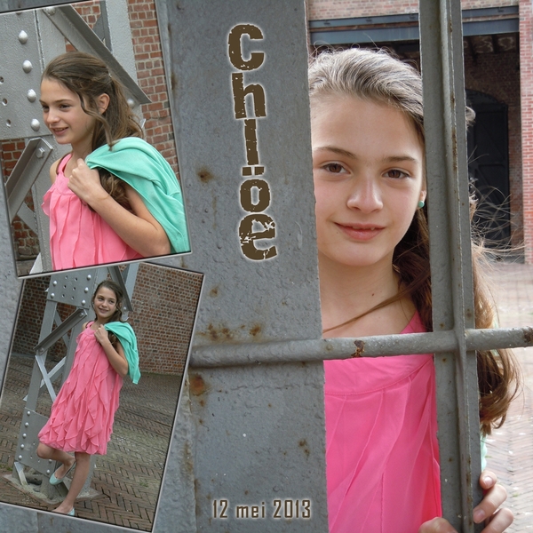 Chloe aan ijzeren pilaar