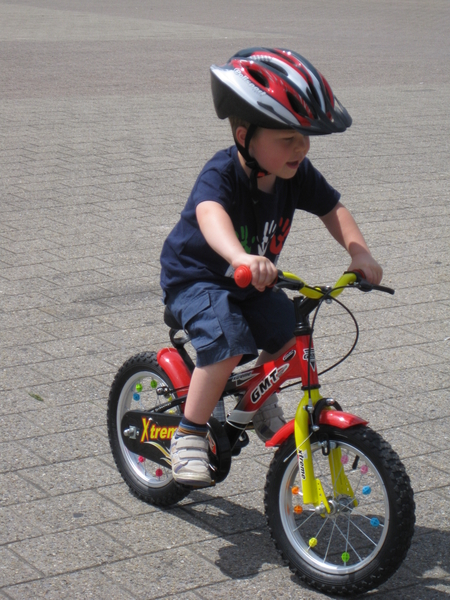 90) Ruben als een echte coureur