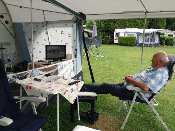 Henk Tour de France kijken.