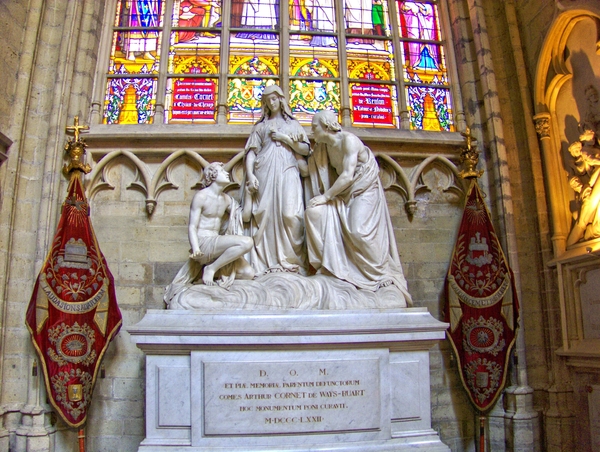 BRUSSEL SINT-MICHIELS KATHEDRAAL HDR.