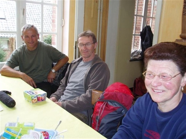 2008_Aviat_wandeling_Lesdain_tussenstop_Tony