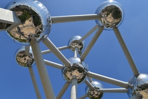 460 Atomium