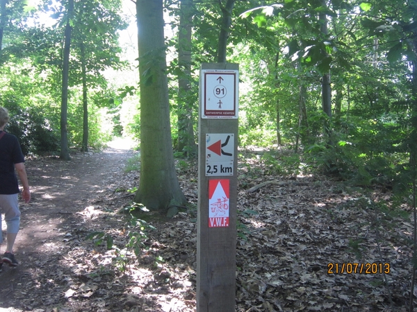 Wandelen Hoevenen 21-7-2013 050